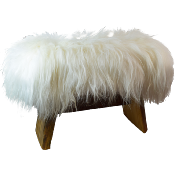 Banc en bois Madrier et peau de mouton Islandais